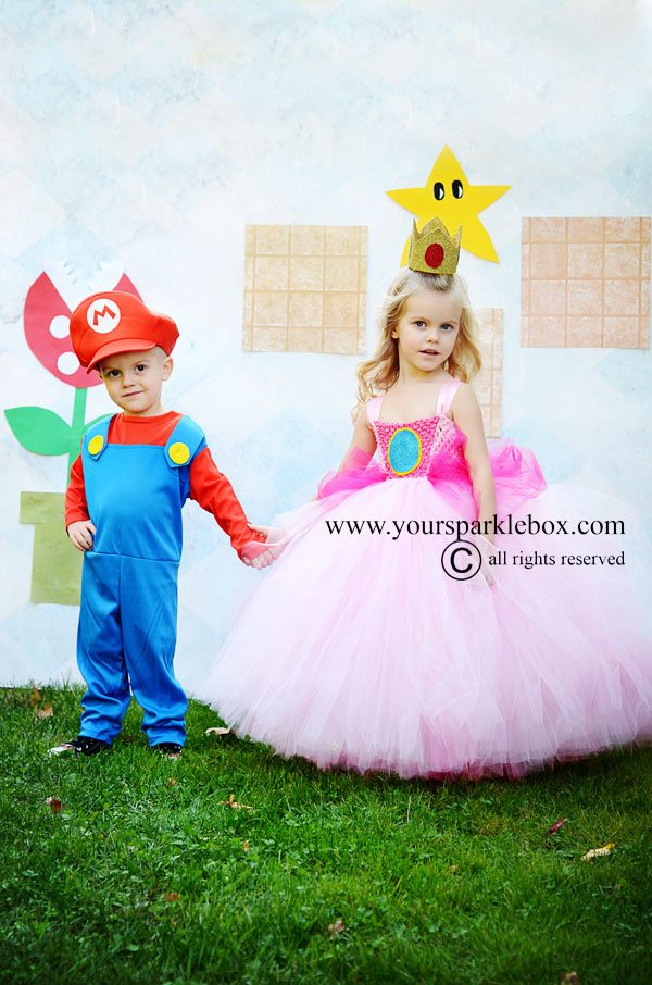 peach and mario costumes